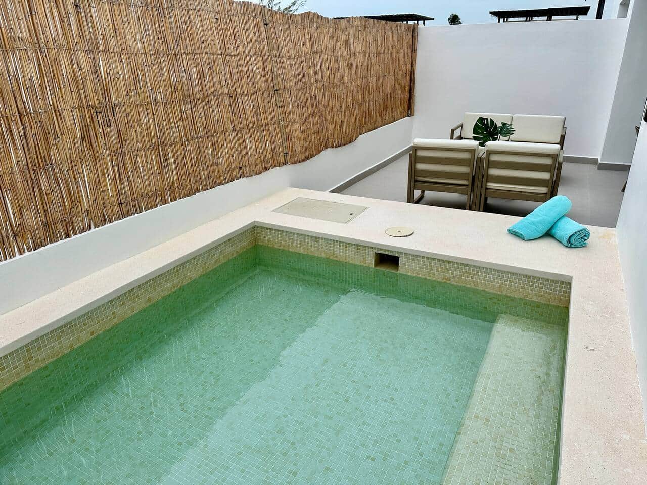 Poolside Nest ONA Residences
